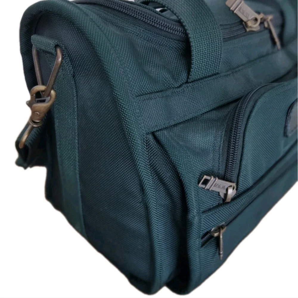 Tumi 15